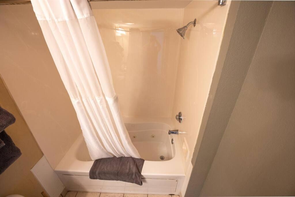 Baywatch Renovated, Unobstructed Oceanfront Views! Villa Миртъл Бийч Екстериор снимка